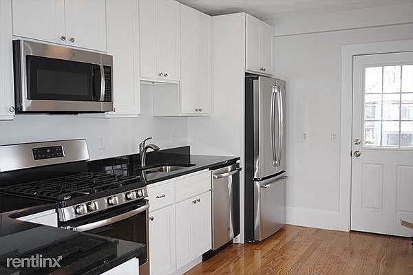 252 Ash St. #04 Waltham Shared Unit Photo 6