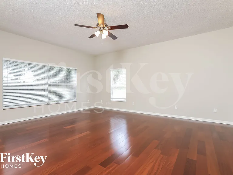 2216 Cerberus Dr — Photo 2