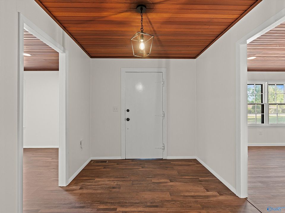 4th image of 146 Lark Ln