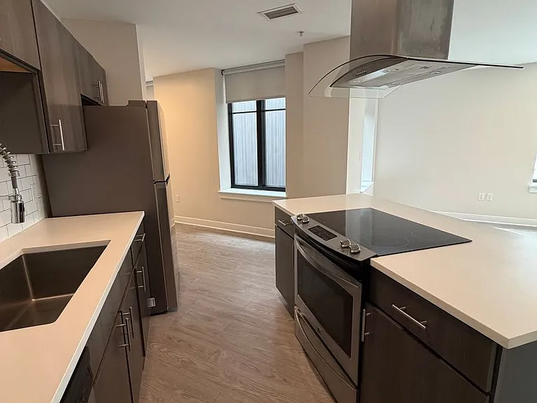 65 W Broad St — Photo 88