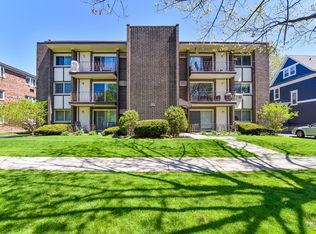 27 S Waiola Ave APT 202, La Grange, IL 60525