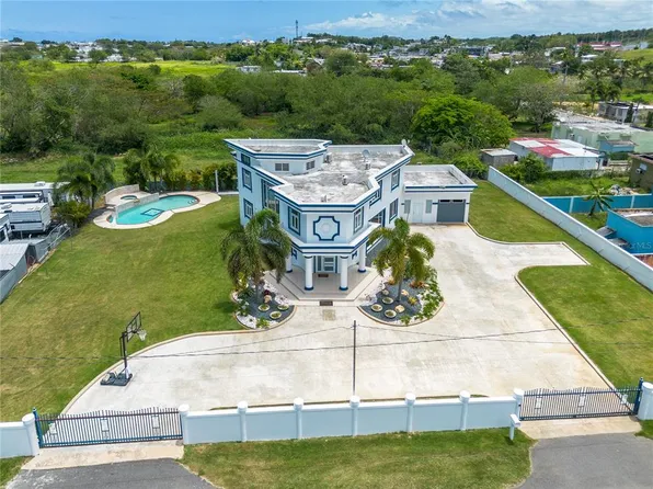 1 Calle Isamar, Isabela, PR 00662