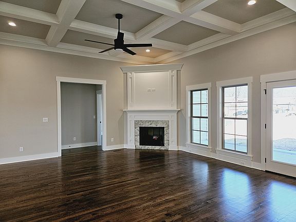 3rd image of 180 Bending Oak Dr #92