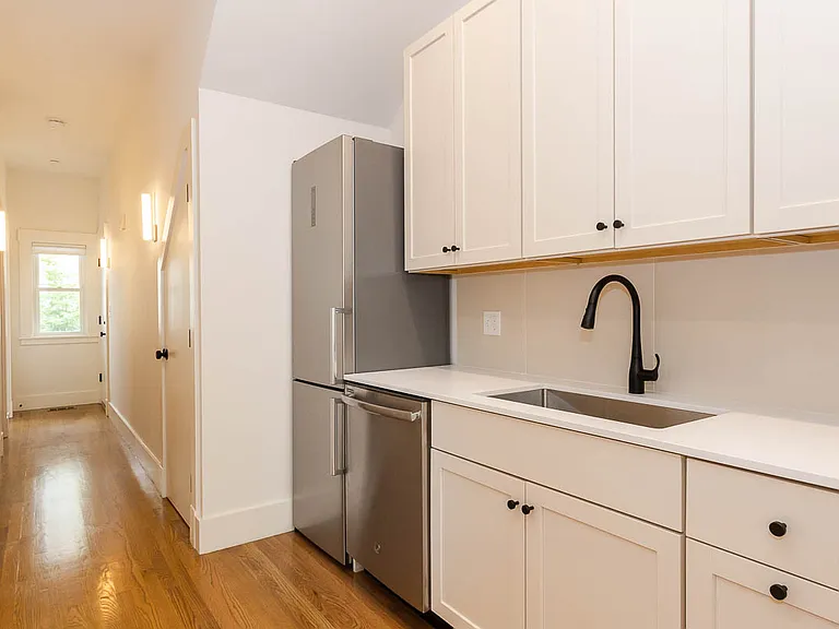 10 Portsmouth St #10 — Photo 3