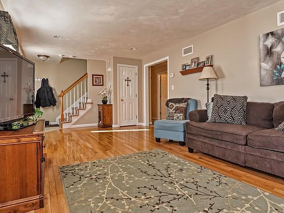 4th image of 4 Canali Dr