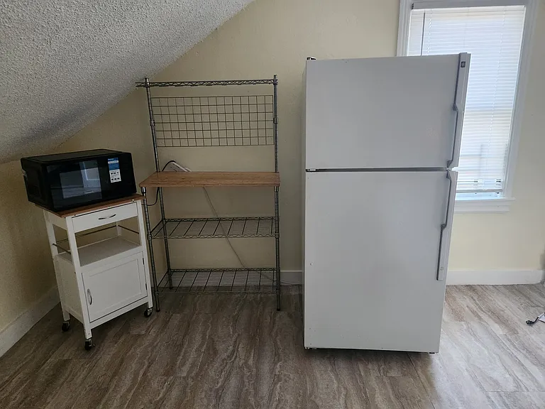 Eat-in kitchen