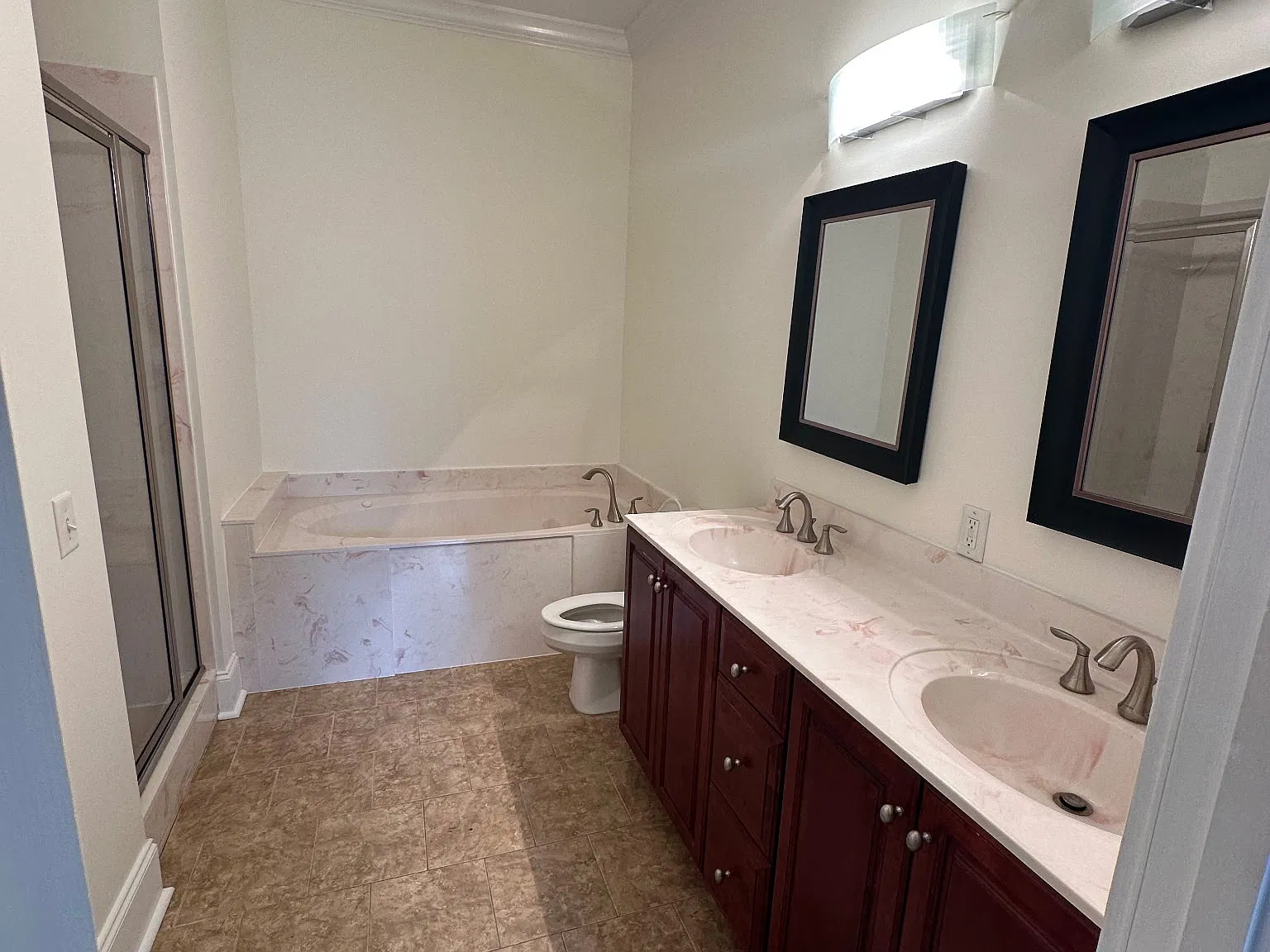 425 E McDonough St - 310 — Photo 1