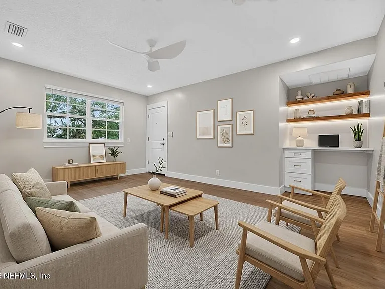 2247 Riverside Ave #6 — Photo 3