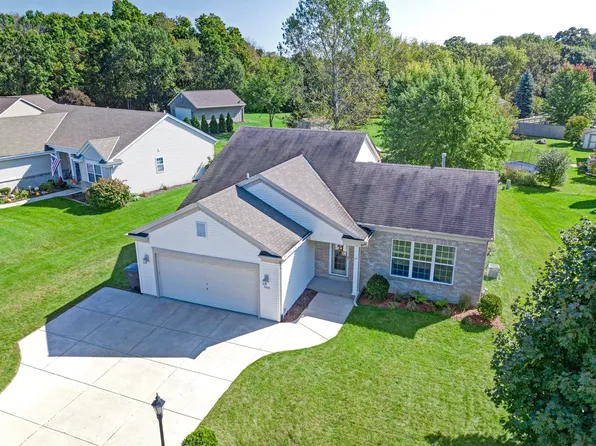 1816 Kettle Ct, East Troy, WI 53120