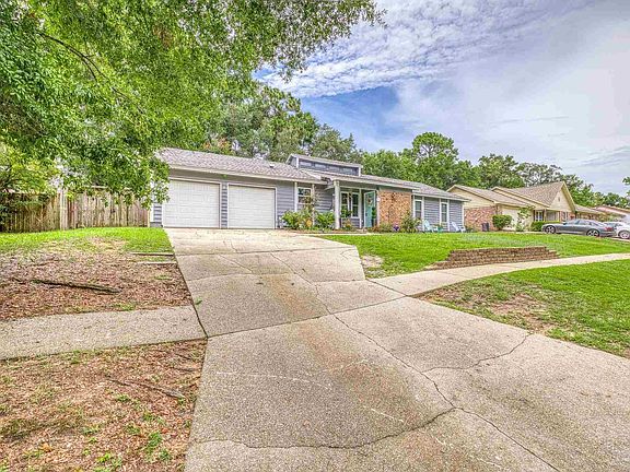 3rd image of 4610 Gladstone Dr