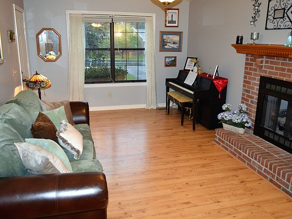 4th image of 216 Oakdale Dr