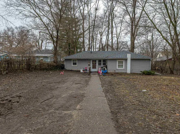 2935 Potter St, Rockford, IL 61109