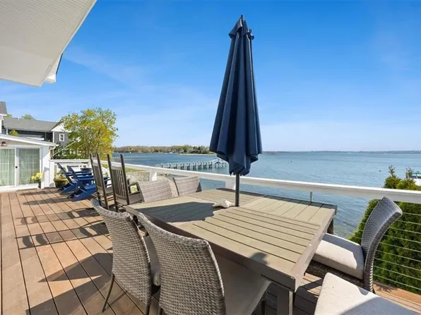 106 King Philip Ave, Bristol, RI 02809