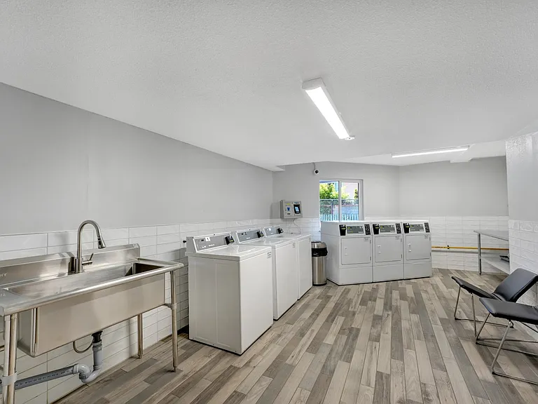 465 Niagara St #311 — Photo 6