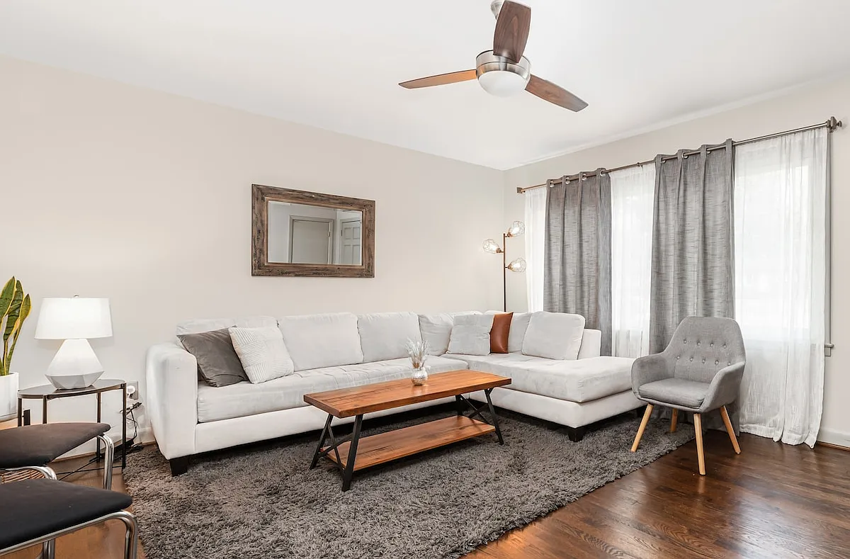 3 bed, 1400 sqft, $2,650 — Photo 3