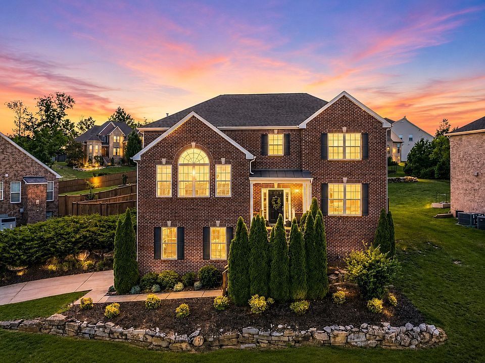 1st image of 118 Manor Way