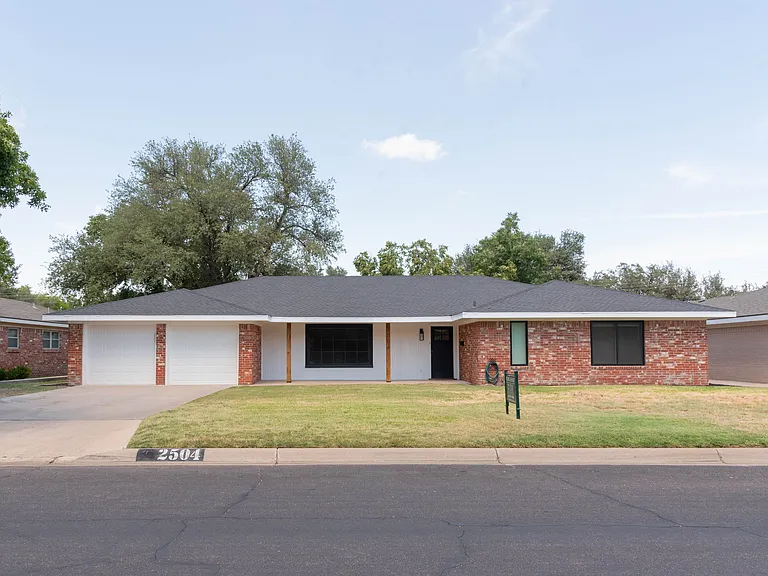 2504 Sinclair Ave — Photo 1