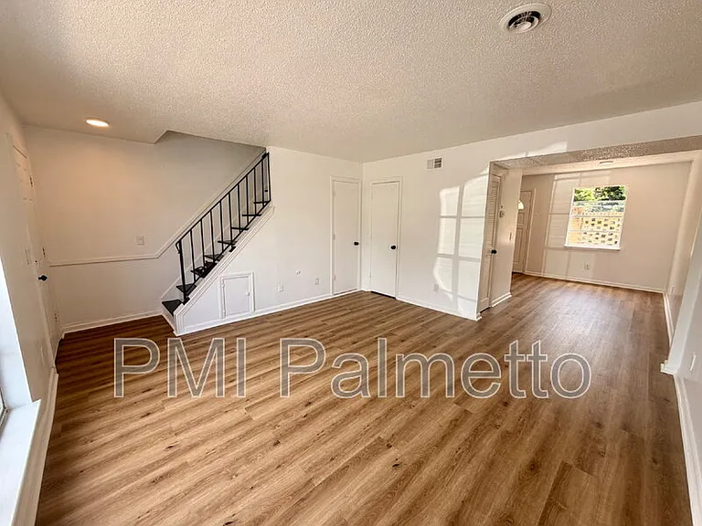 1216 Cactus Ave — Photo 3