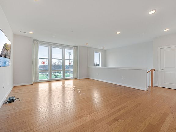 3rd image of 13356 Arrowbrook Centre Dr #1
