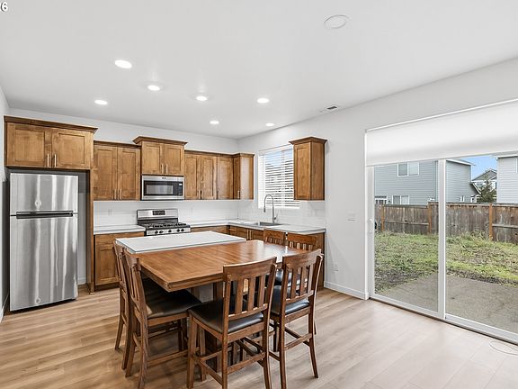 5th image of 2095 S Heather St