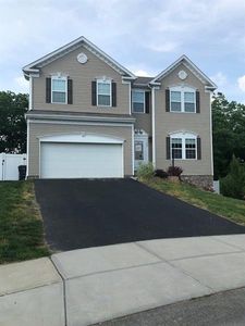 306 Maplewood Ln, Imperial, PA, 15126