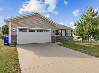 5810 Bethpage Cir SW, Cedar Rapids, IA 52404