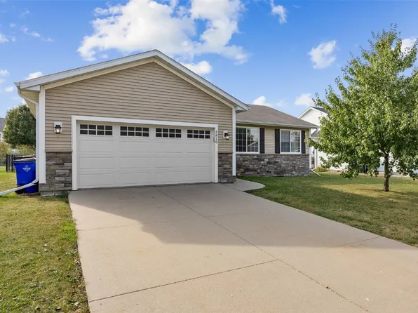 5810 Bethpage Cir SW, Cedar Rapids, IA 52404