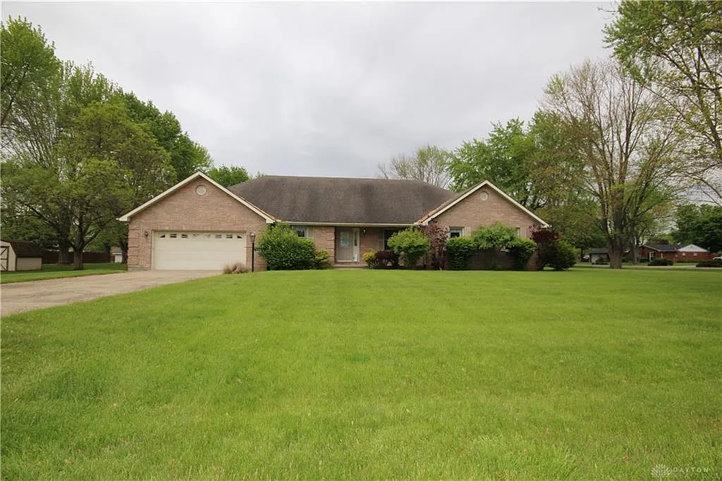 8977 Meadowlark Dr photo 1