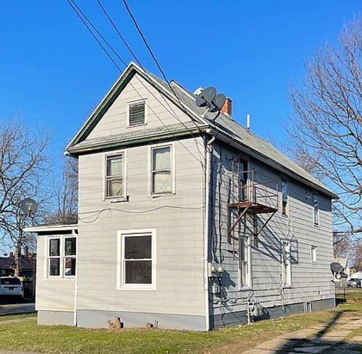 1st image of 144 Lord St #2