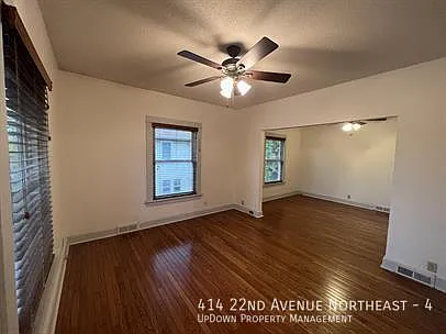 414 22nd Ave NE #4 — Photo 3