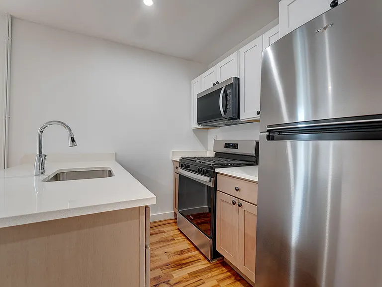 522 Elm St — Photo 5