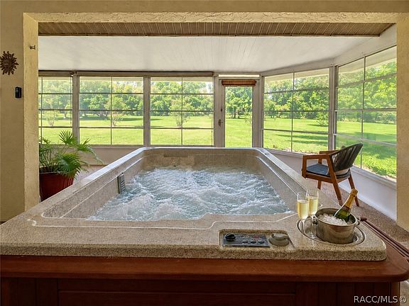 4th image of 84 N Country Club Dr