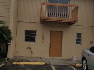 3900 SW 52nd Ave APT 302, Hollywood, FL 33023
