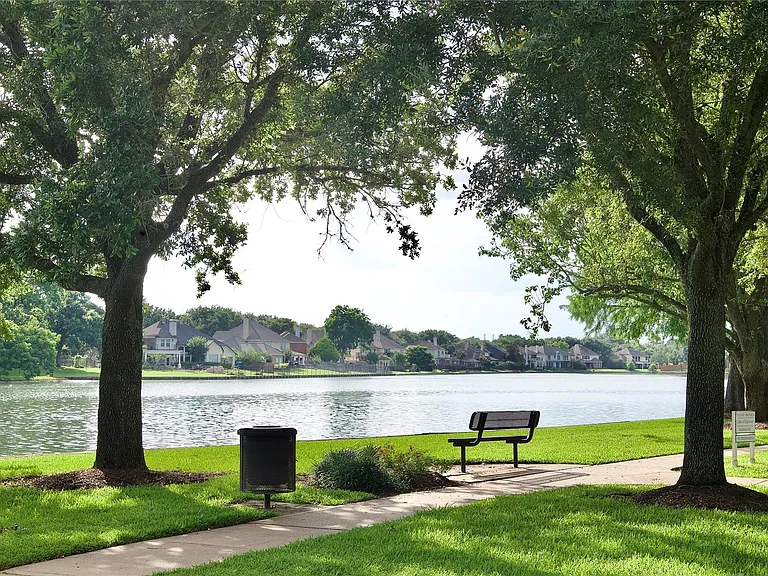 1839 Lake Winds Dr — Photo 33
