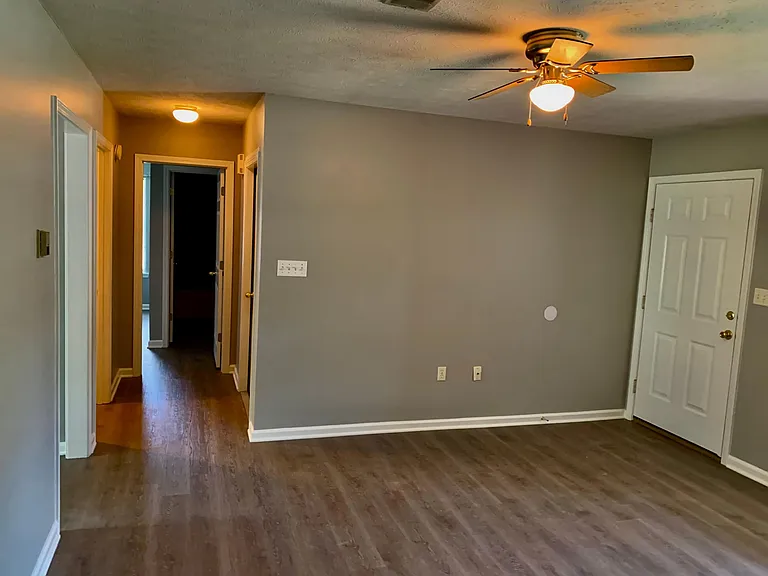 1645 Southern Hills Dr — Photo 8