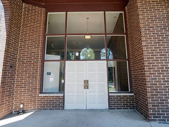 3rd image of 31 Washington Blvd APT 208