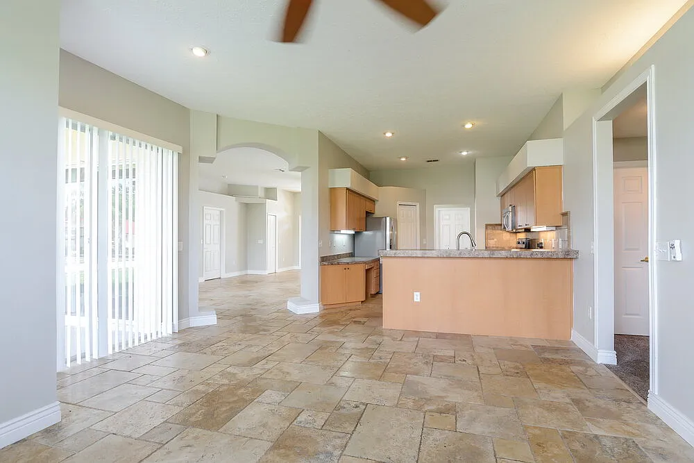 3 bed, 2.0 bath, 1780 sqft, $1,940 — Photo 4