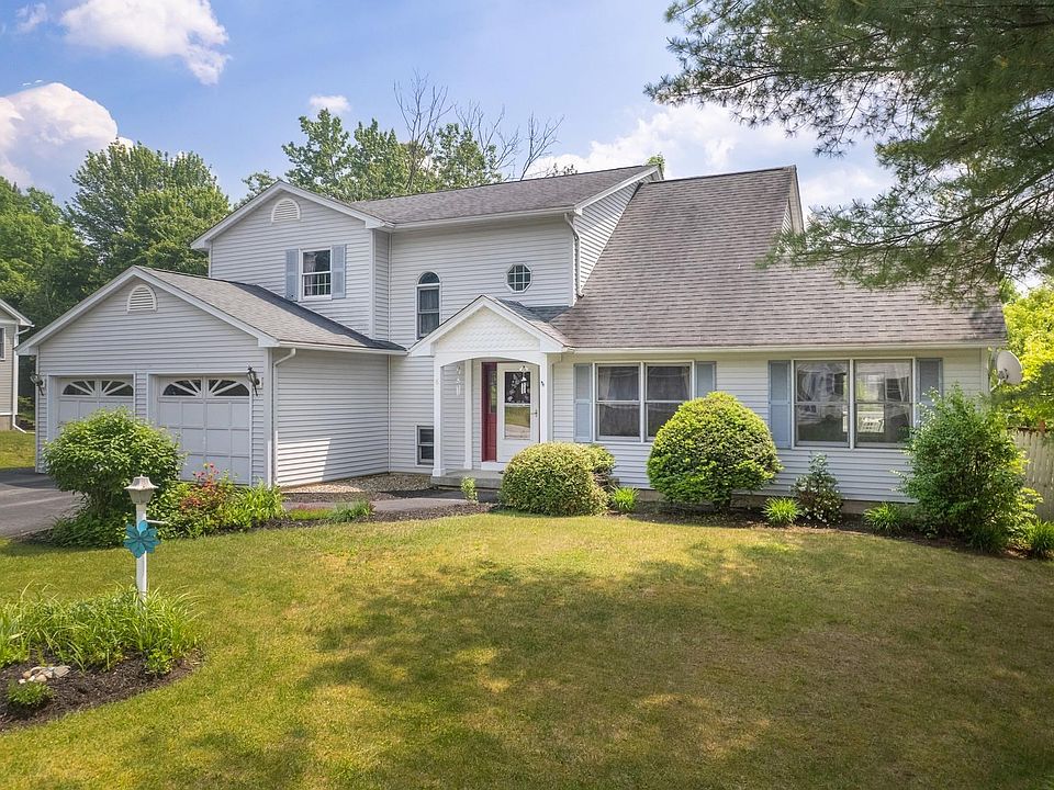 1st image of 6 Moon Brook Drive