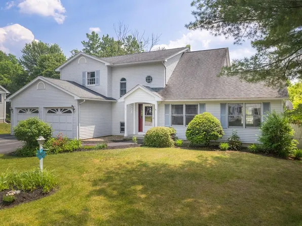 6 Moon Brook Drive, Rutland City, VT 05701