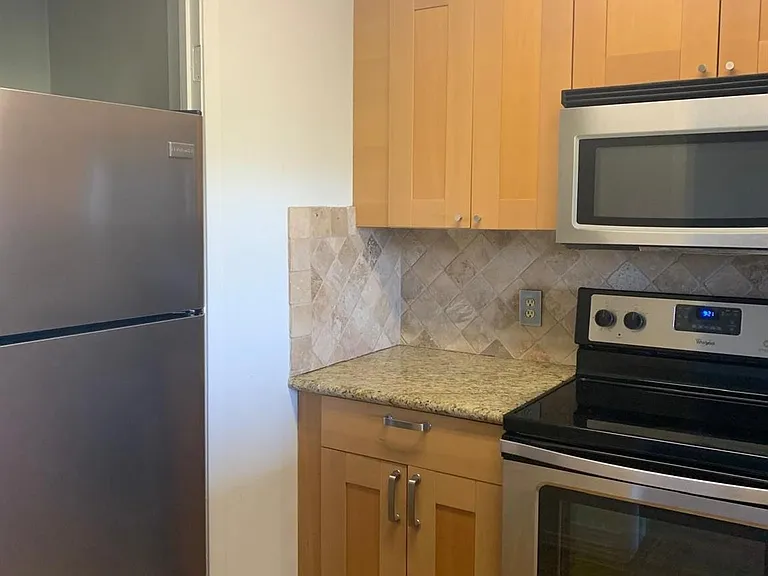 3600 Montrose Blvd #409 — Photo 6