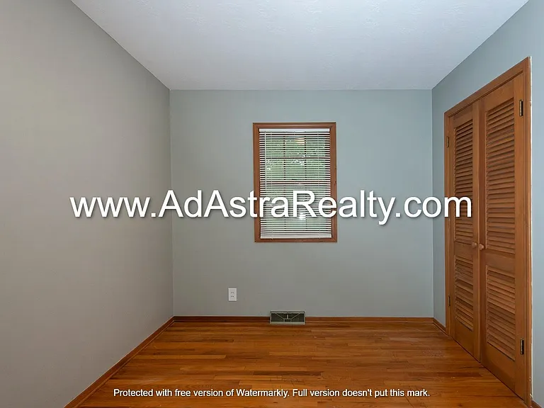 718 NW 5th St — Photo 11