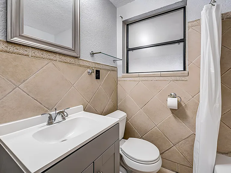 Norde Dr W — Photo 5