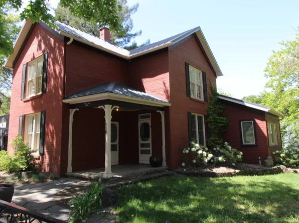 710 S 3rd St, Jacksonville, OR 97530