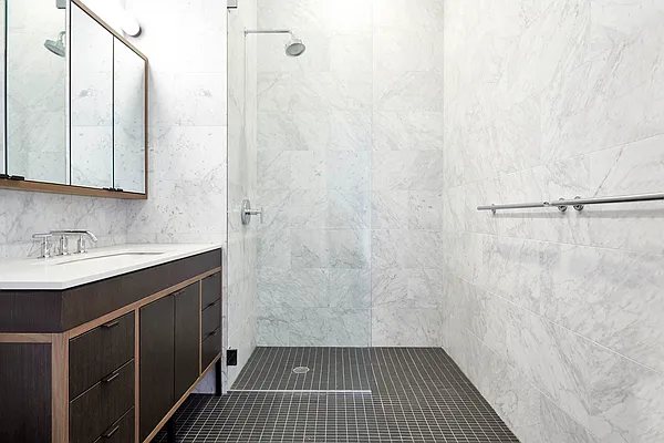 Rented by PocketBroker Inc | media 32