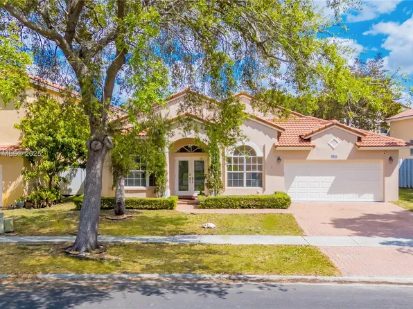 1063 NW 184th Way, Pembroke Pines, FL 33029