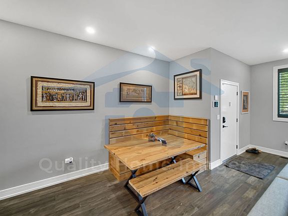 4th image of 3918 S King Dr #1S