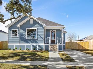 5176 Desire Dr, New Orleans, LA 70126