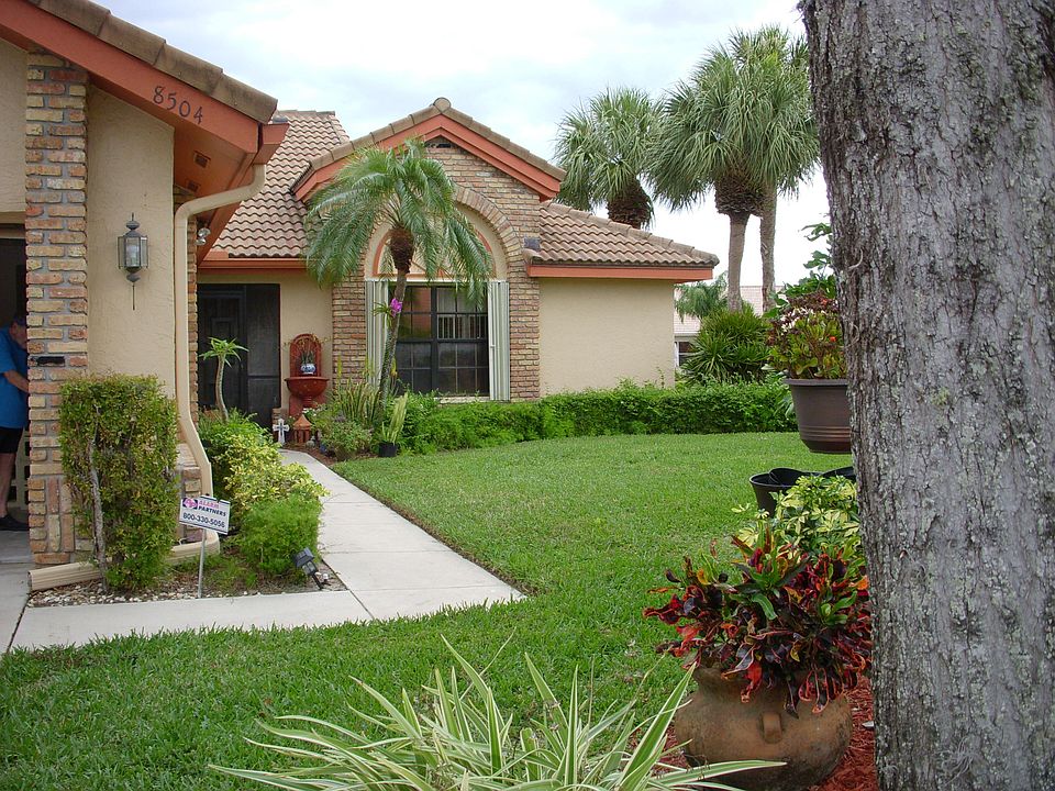 1st image of 8504 Heather Pl