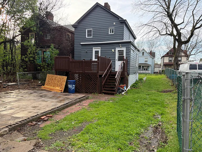 1115 Fairdale St — Photo 21