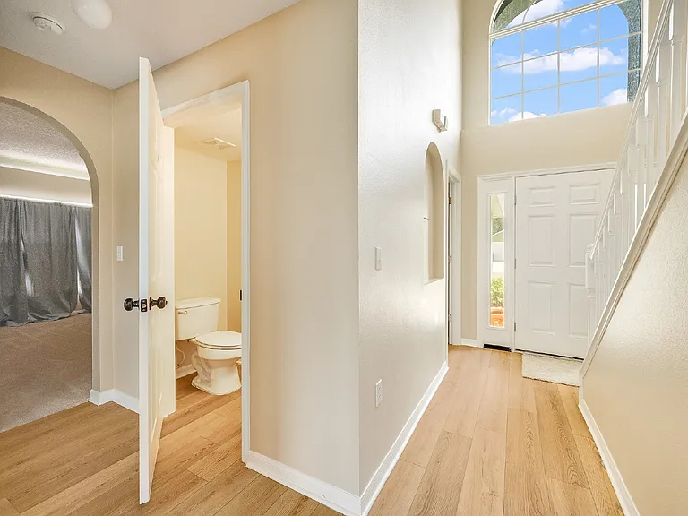 2081 Brookshire Cir — Photo 9